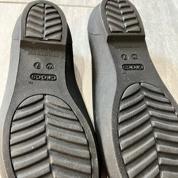 Crocs comfort flats sz 7 - Picture 3 of 3